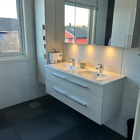 Horizontal Half At Byaasen דירה *